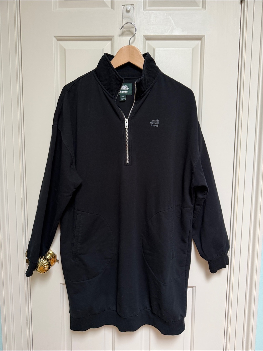 Roots sz M Cozy black sweatshirt dress front pockets great zip